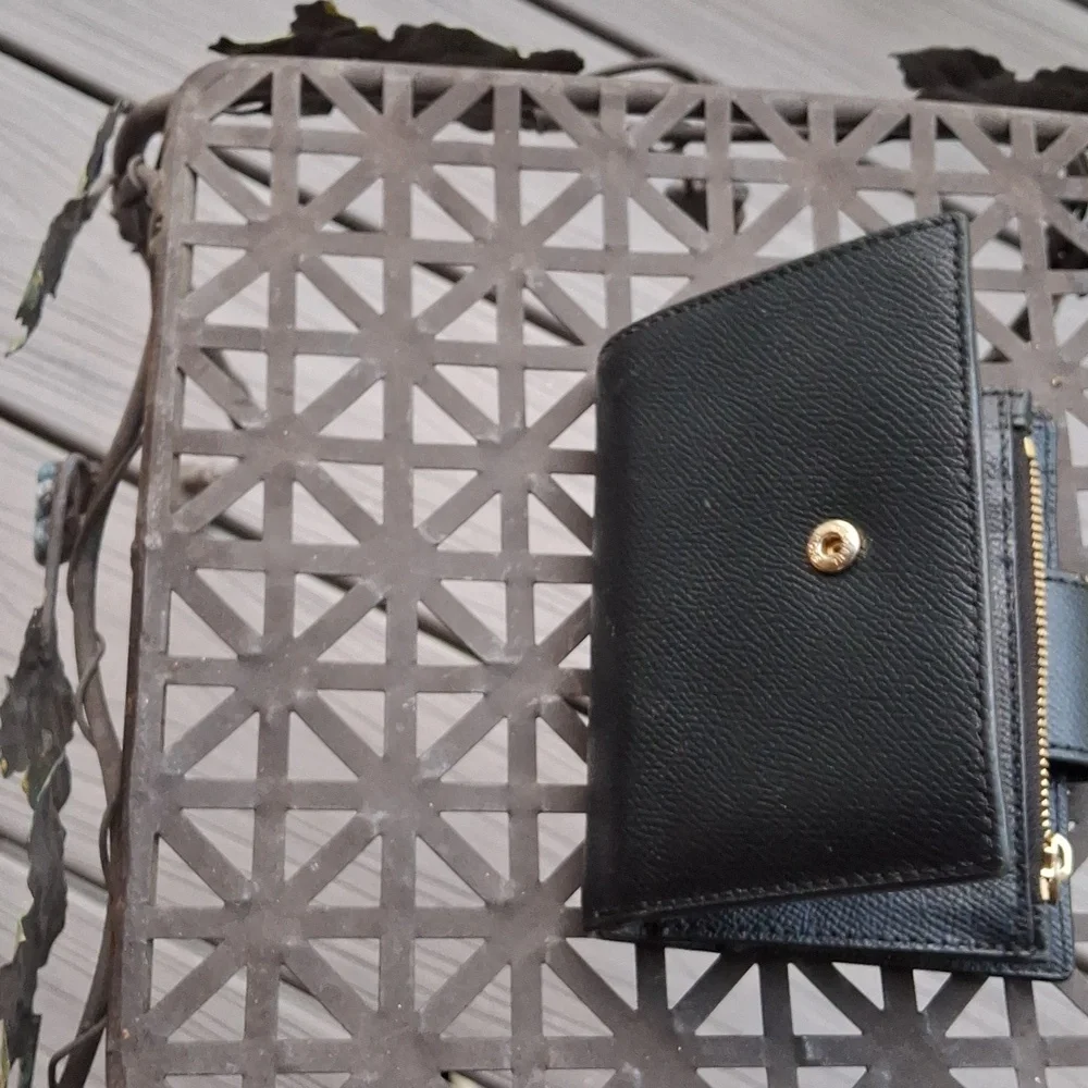 Michael Kors wallet - Picture 3 of 6